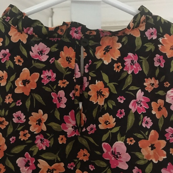 New Puff Sleeve Floral Blouse 💐 - Picture 10 of 11